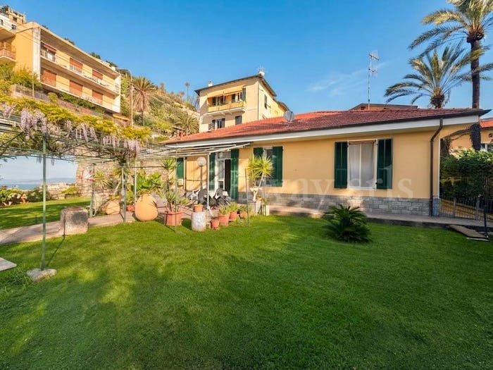 Casa con 6 locali in vendita in Via Arziglia, Centro, Bordighera