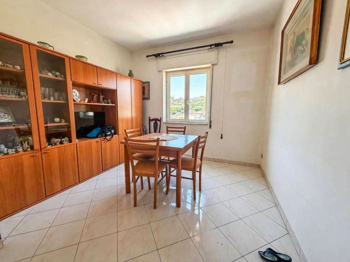 Appartamento trilocale in vendita in Via Raffaele Ruggiero, Agnano, Napoli
