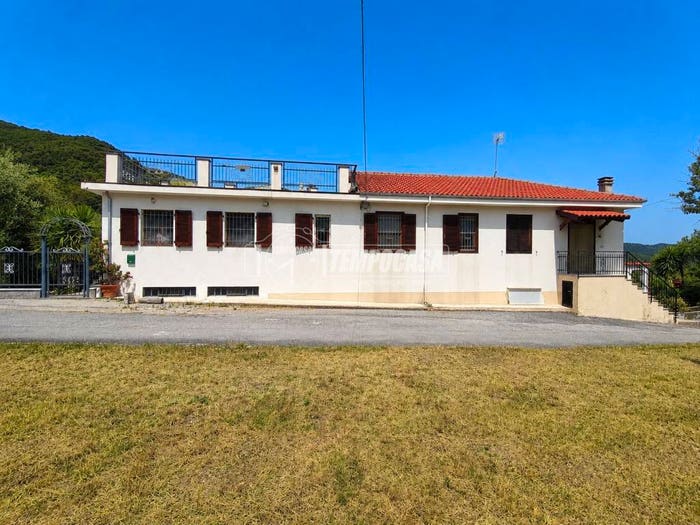 Casa con 6 locali in vendita in Località Tigorella, Andora