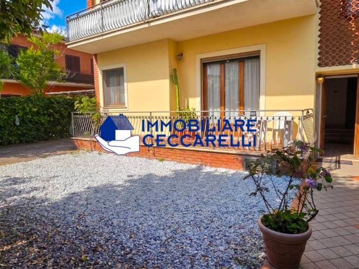 Appartamento con 5 locali in vendita in Via Giuseppe Pietri, Ronchi Poveromo, Massa