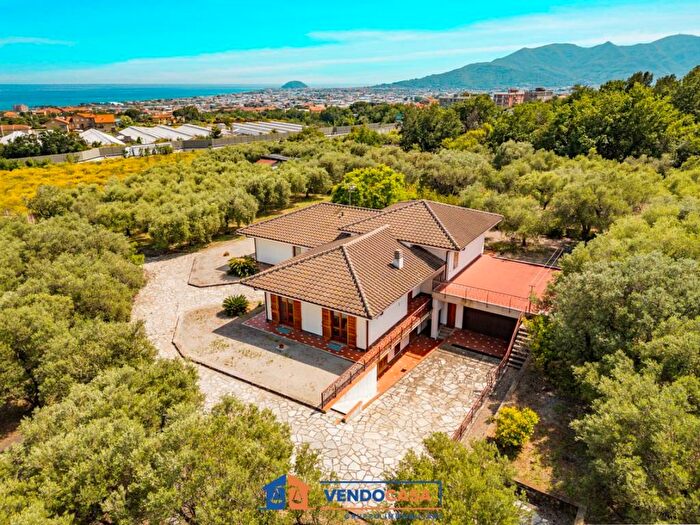 Casa con 6 locali in vendita in Via Magnone, Centro, Ceriale