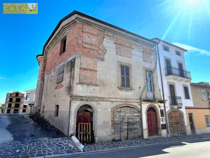 Casa con 6 locali in vendita in VIA GIACOMO MATTEOTTI, Centro, Nereto
