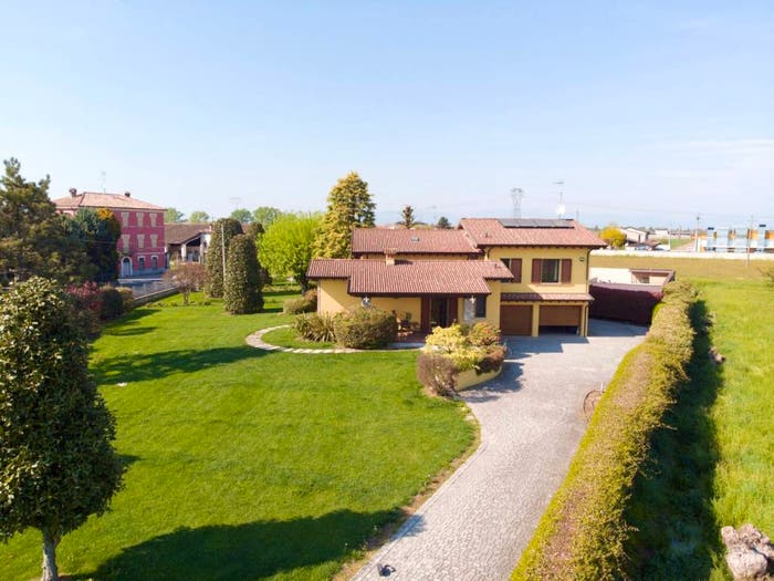 Casa quadrilocale in vendita in Via Brescia, Viadana, Calvisano