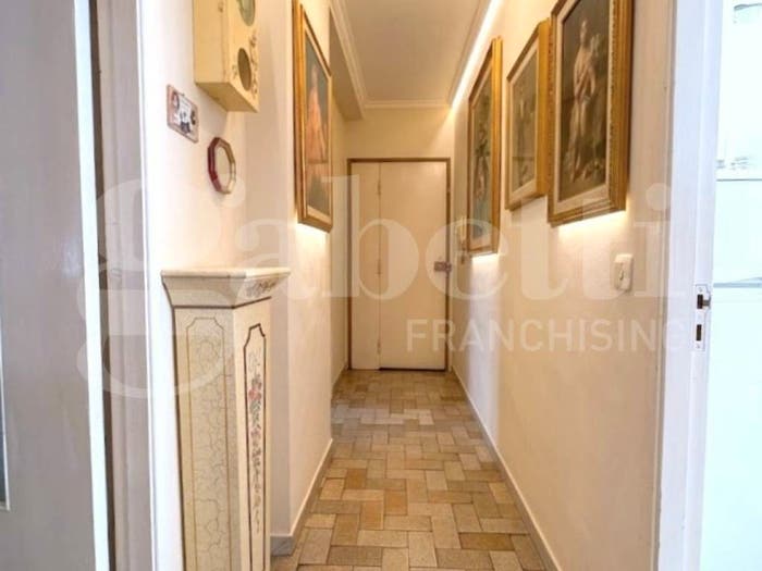 Appartamento trilocale in vendita in Via Luigi Farini, Avenza, Carrara