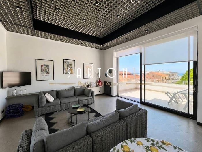 Casa quadrilocale in vendita in Via Roma, Lungomare, Viareggio