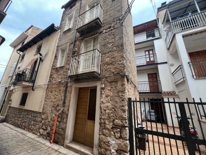 Casa trilocale in vendita in Centro, Fondi