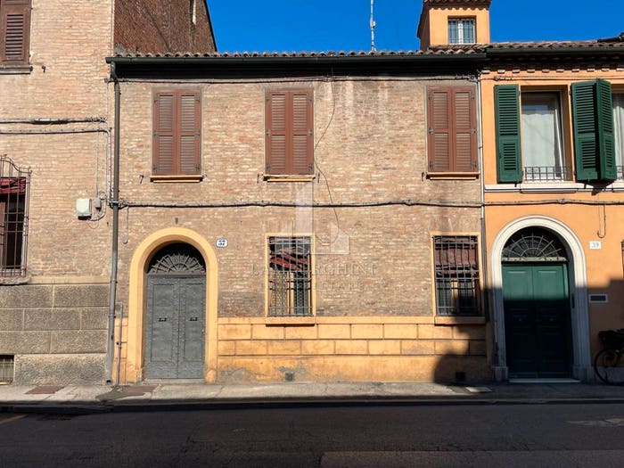 Casa con 5 locali in vendita in Corso Porta Mare, Santo Spirito, Ferrara