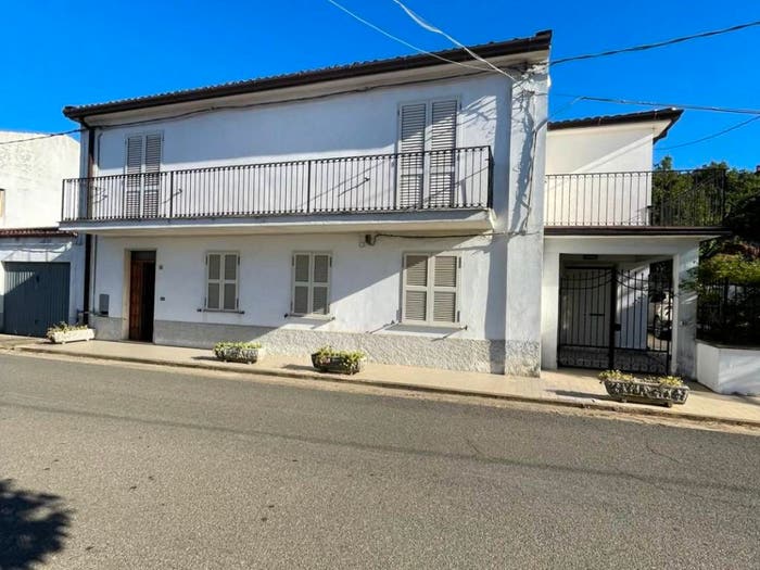 Casa quadrilocale in vendita in Vico Secondo Destro Dante Alighieri, Centro, San Demetrio Corone