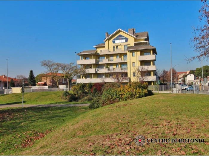 Appartamento trilocale in vendita in Via Nobili Lampugnani, Centro, Cerro Maggiore