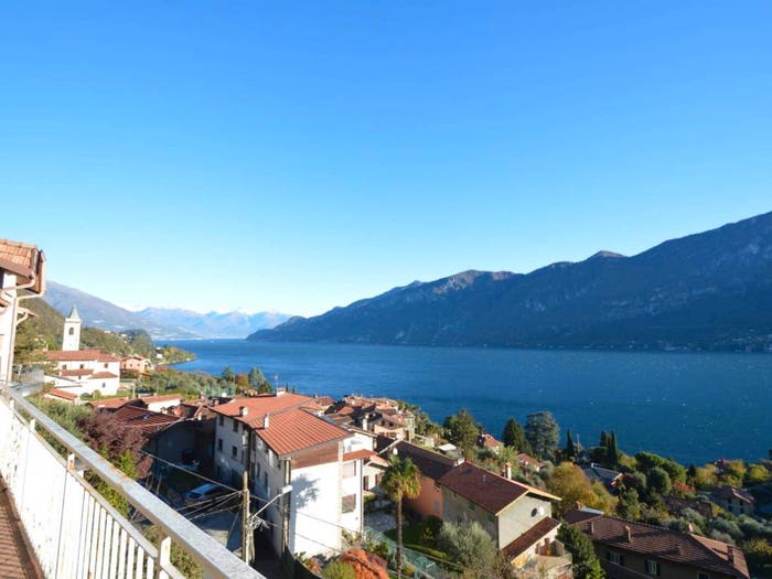 Appartamento quadrilocale in vendita in Via Papa Giovanni XXIII, Limonta, Oliveto Lario