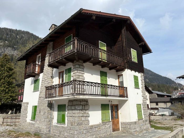 Appartamento quadrilocale in vendita in Via Monte Rosa, Staffa, Macugnaga
