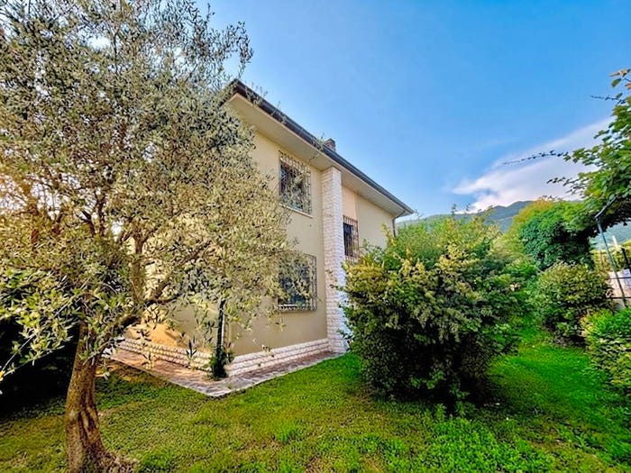 Casa con 5 locali in vendita in Via Veneto, Centro, Concesio