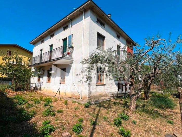 Appartamento quadrilocale in vendita in VIA PASCOLI, Lallio