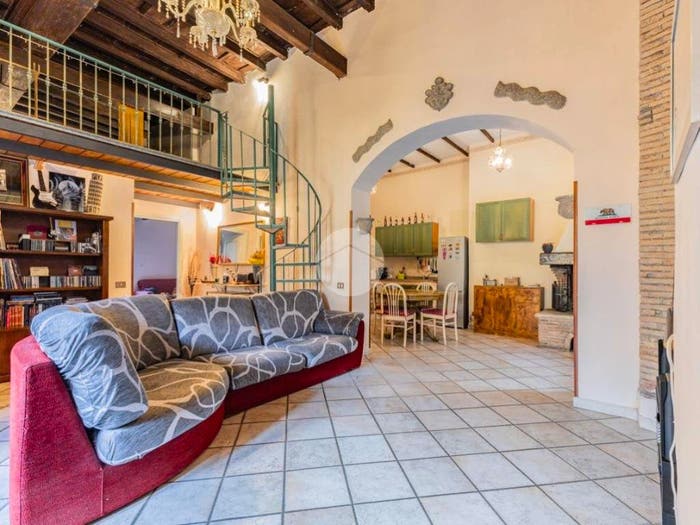 Appartamento trilocale in vendita in Via del Seminario, Centro, Nepi