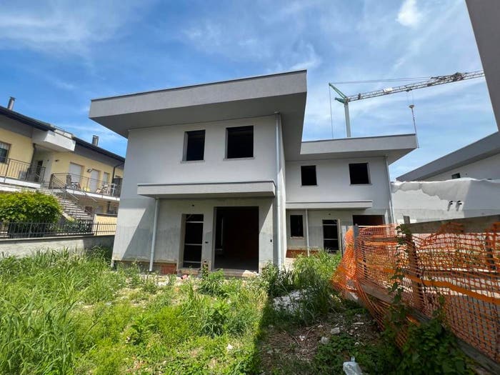Casa trilocale in vendita in Via Fratelli Cairoli, Centro, Romano di Lombardia