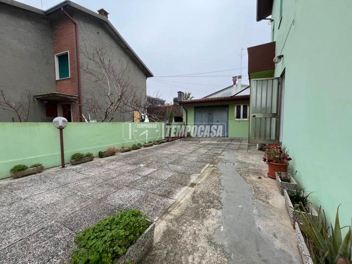 Appartamento con 6 locali in vendita in Via Maggiore Leggero Porto Garibaldi, Porto Garibaldi, Comacchio