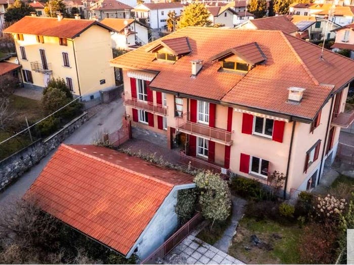 Casa con 6 locali in vendita in Via Rozzolo, Centro, Ispra
