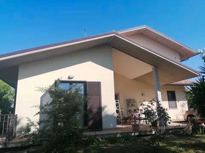 Casa con 6 locali in vendita in Via Degli Ulivi, Treglio