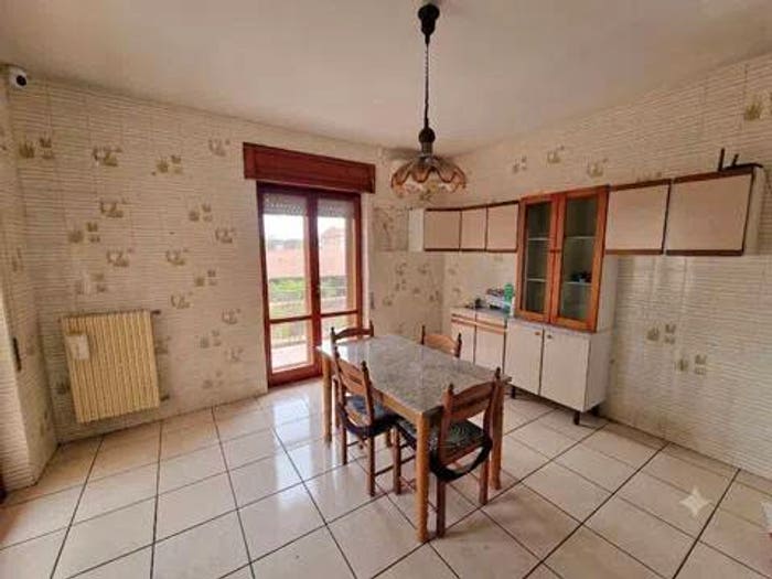 Appartamento quadrilocale in vendita in Via Biagio Rosato, Curti