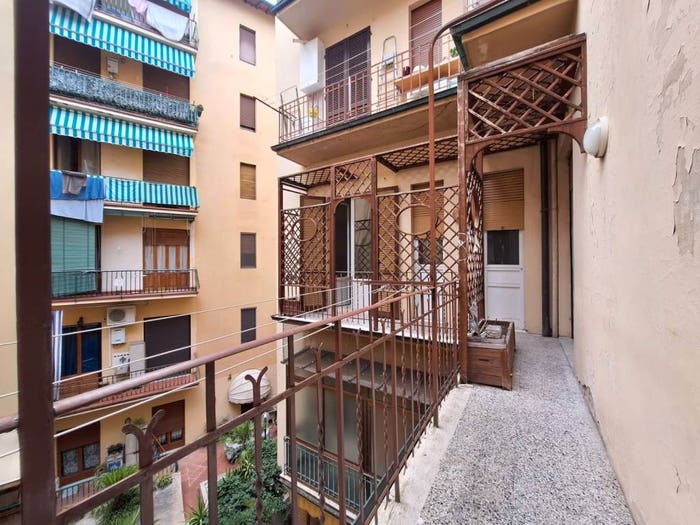 Appartamento con 6 locali in vendita in Via Castelfidardo, Campo di Marte, Firenze