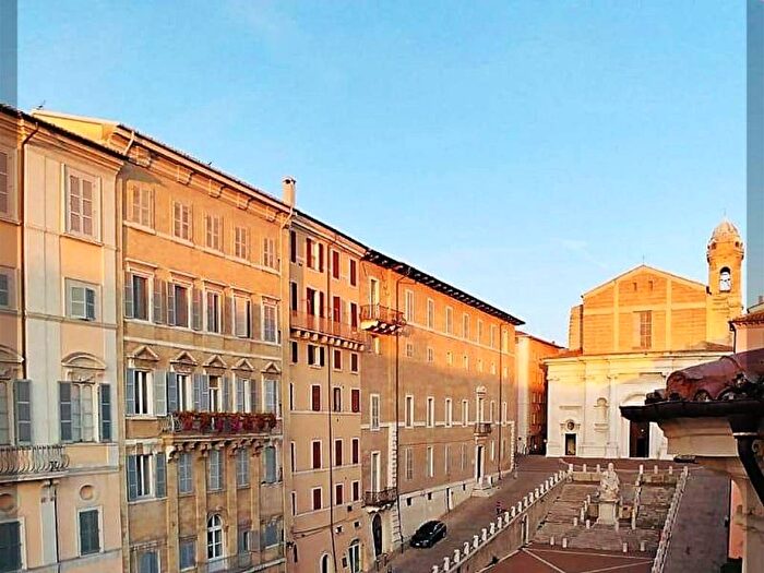 Appartamento trilocale in vendita in Piazza Plebiscito, Corsi, Ancona