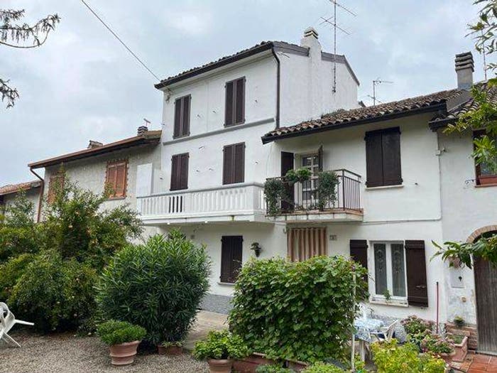 Casa con 6 locali in vendita in Casa del Pozzo, Santa Giuletta