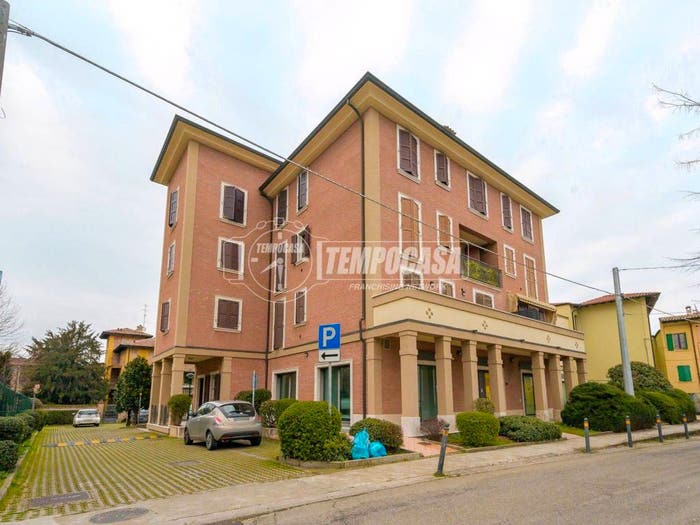 Appartamento trilocale in vendita in Via Castiglioni, Centro, Formigine