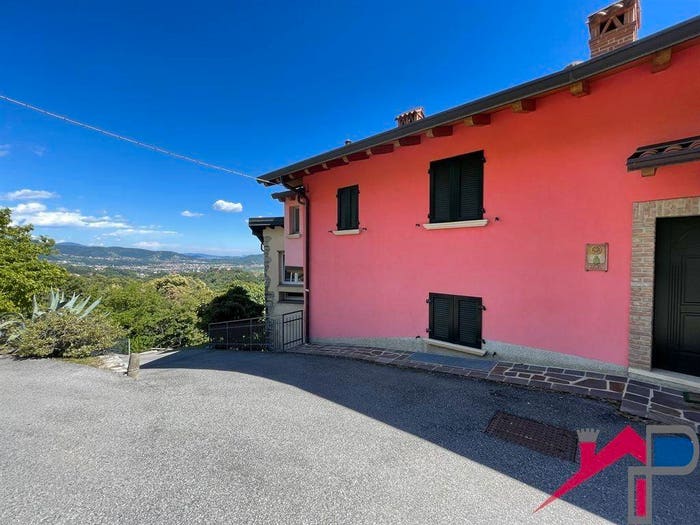 Appartamento quadrilocale in vendita in Albenza, Almenno San Bartolomeo