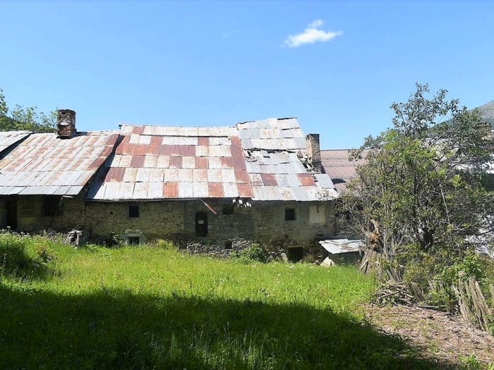 Casa trilocale in vendita in Fraz Puy snc, Oulx