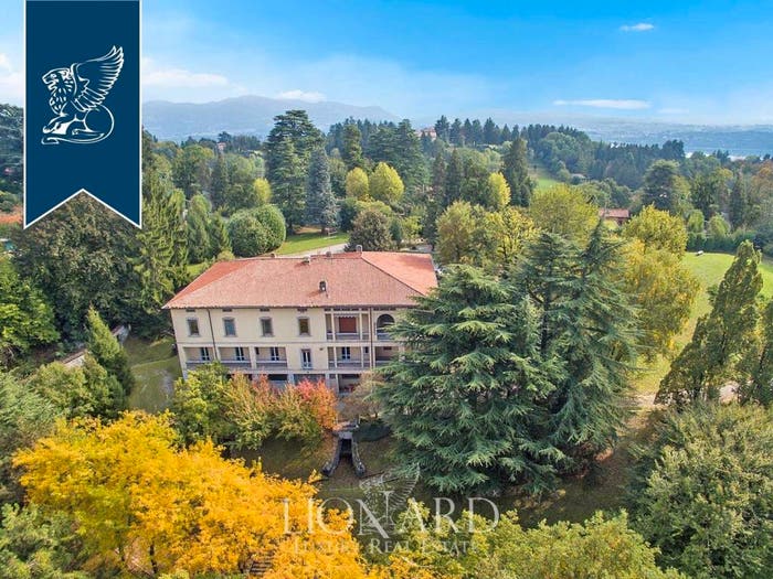 Casa con 6 locali in vendita in Eupilio