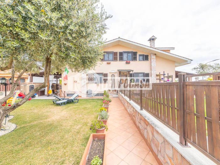 Casa con 5 locali in vendita in Via Agosta, Setteville Nord, Guidonia Montecelio