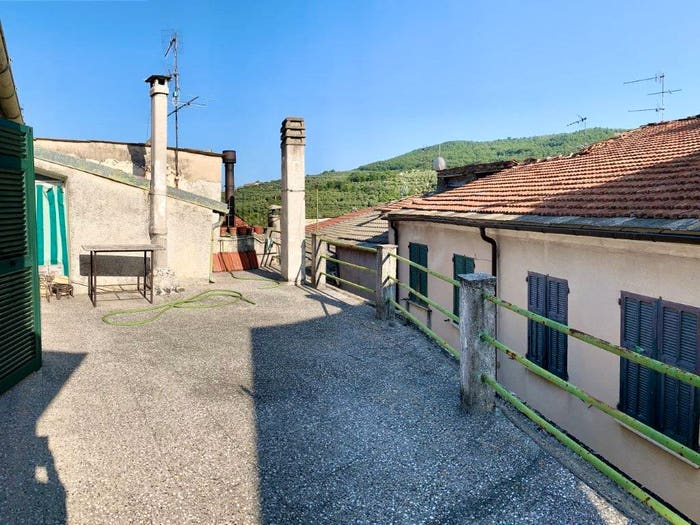 Appartamento quadrilocale in vendita in Via Cristoforo Colombo, Villa Guardia Villa Viani, Pontedassio