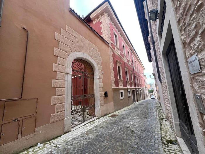 Appartamento trilocale in vendita in Via dei Torreggiani, Duomo Fontana Luminosa, L'Aquila