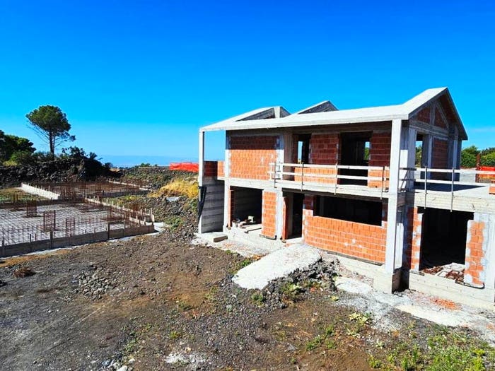 Casa con 6 locali in vendita in Nicolosi Pedara, Pedara