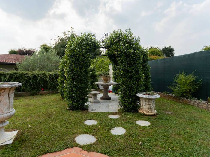 Casa quadrilocale in vendita in Via Achille Grandi, Calò, Besana in Brianza