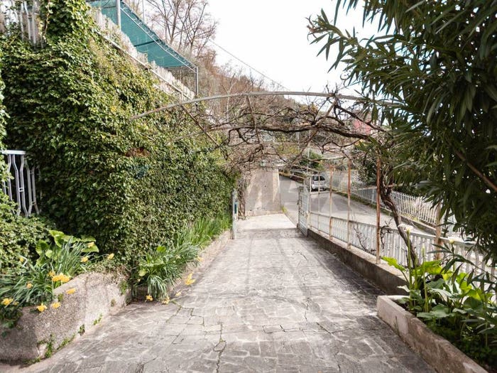 Appartamento con 6 locali in vendita in Via Delle Rovere, Testana, Avegno
