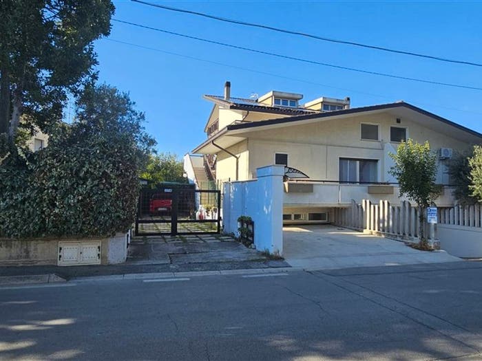 Casa con 6 locali in vendita in Contrada Villa Martelli, Centro, Lanciano