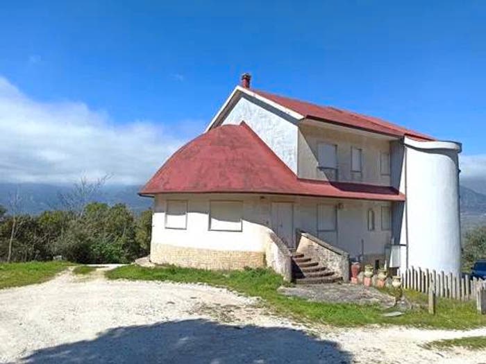 Casa quadrilocale in vendita in Contrada Pantanito, Valva