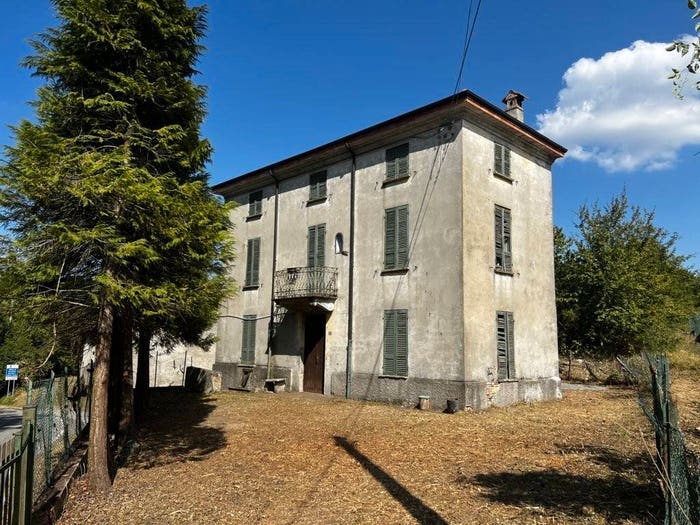 Casa con 6 locali in vendita in Località Luneto, Bore