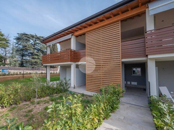 Appartamento trilocale in vendita in Via regina della pace, Albaré Stazione, Costermano sul Garda