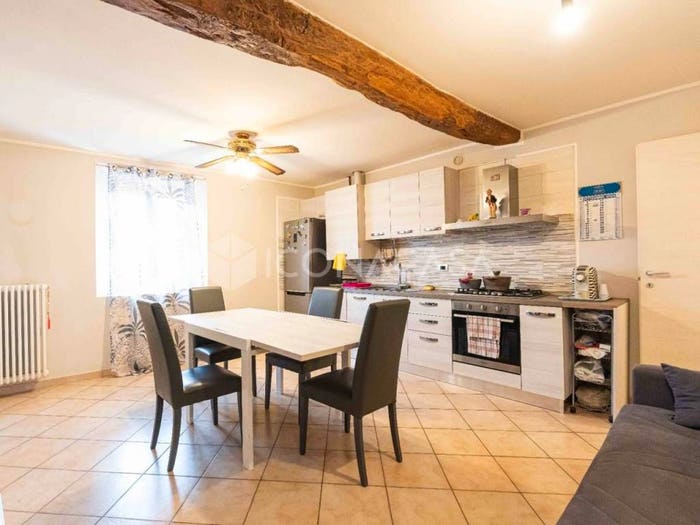 Casa quadrilocale in vendita in Via Addolorata, Centro, Carugo