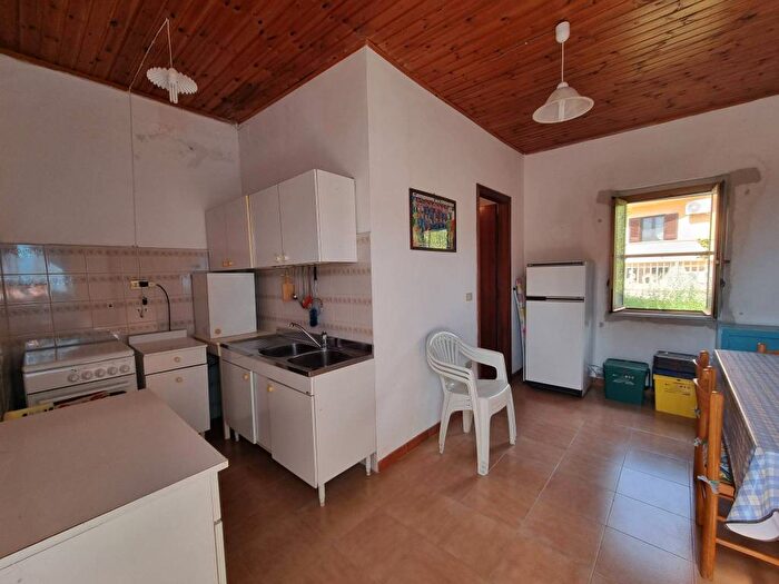 Casa bilocale in vendita in Via Scylletion, Roccelletta, Borgia