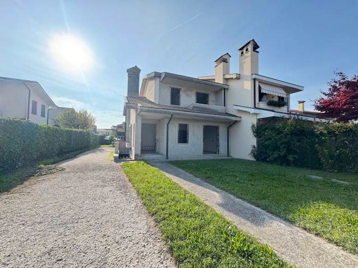 Casa con 5 locali in vendita in Fossona, Cervarese Santa Croce