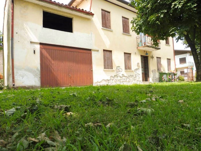 Casa con 6 locali in vendita in Viale Alessandro Manzoni, Centro, Romano d'Ezzelino