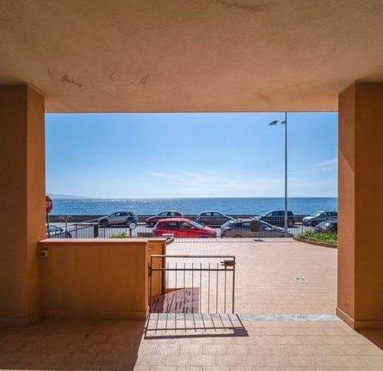 Appartamento con 6 locali in vendita in Via Padre Giampietro, Centro, Santa Teresa di Riva