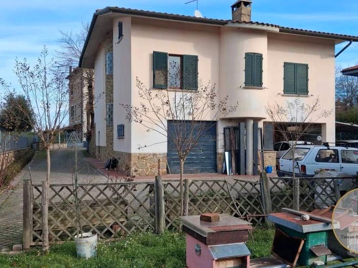 Casa bilocale in vendita in Asciano