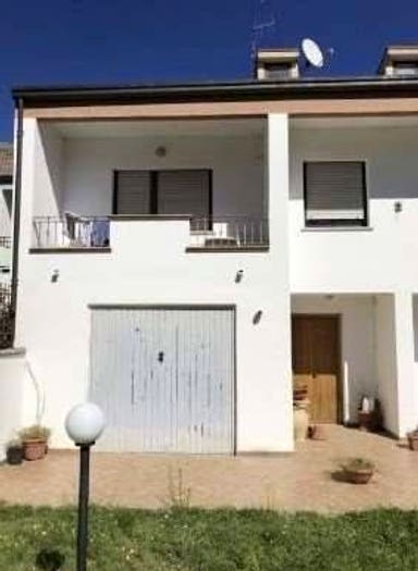 Appartamento con 6 locali in vendita in Via civitatomassa, Genzano Sassa, L'Aquila