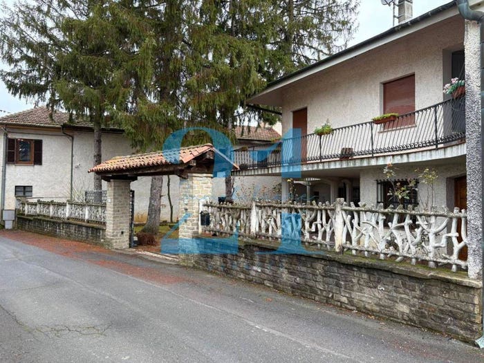 Casa con 6 locali in vendita in Località Supervia, Centro, Dego