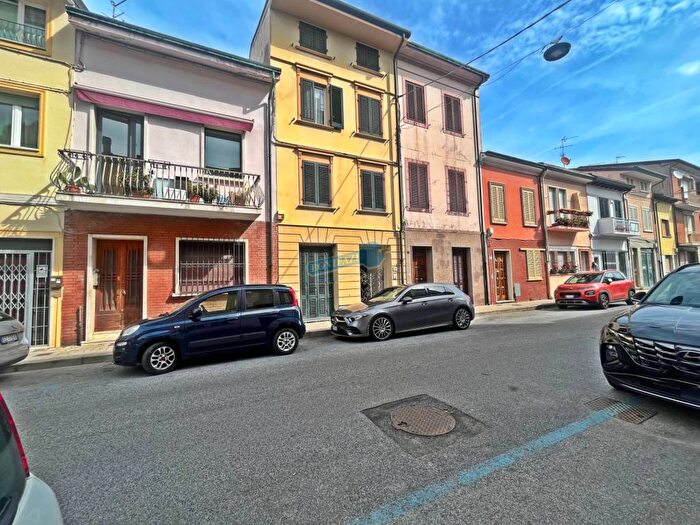 Appartamento con 6 locali in vendita in via cavallotti, Centro, Viareggio