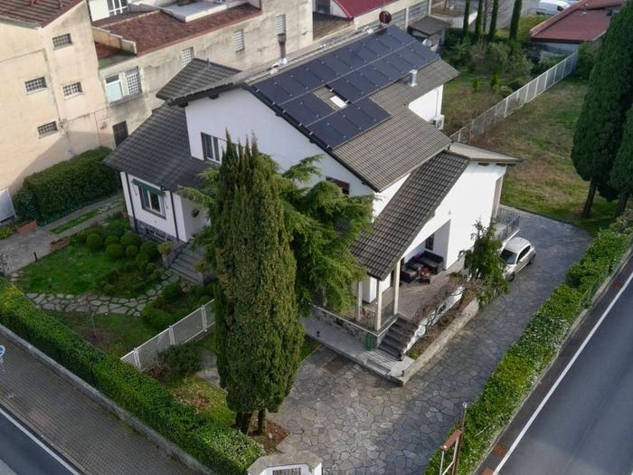 Casa con 6 locali in vendita in Corso Aprile, Centro, Erba